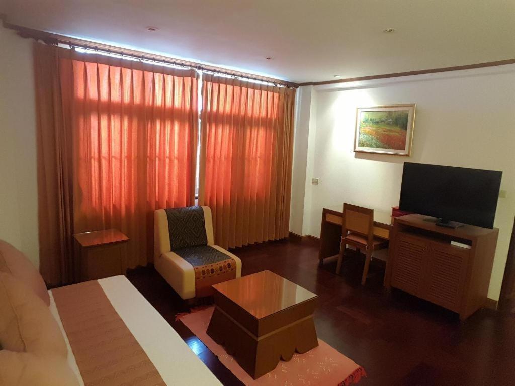 Dusit Hotel Sakon Nakhon Exterior photo